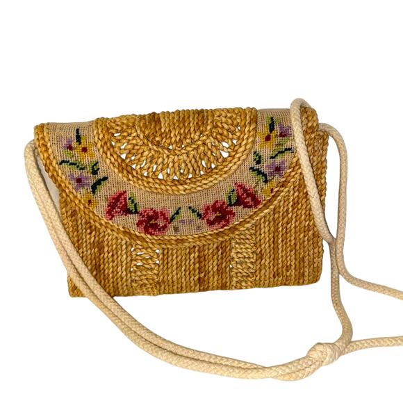 Handbags - VNTG floral embroidered cottage core straw crossbody